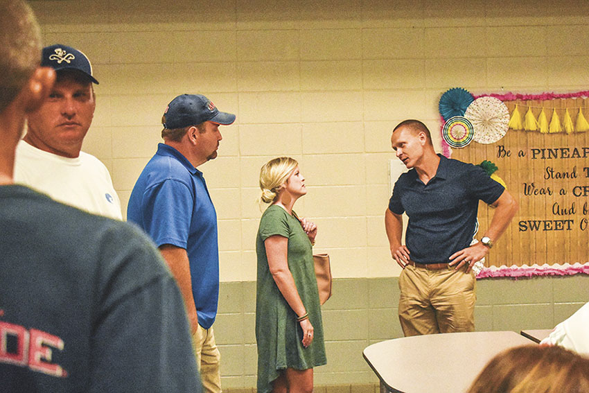 New FES principal greets parents - Tri-City Ledger